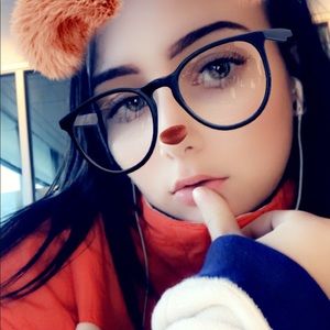 Meet your Posher, Mandy